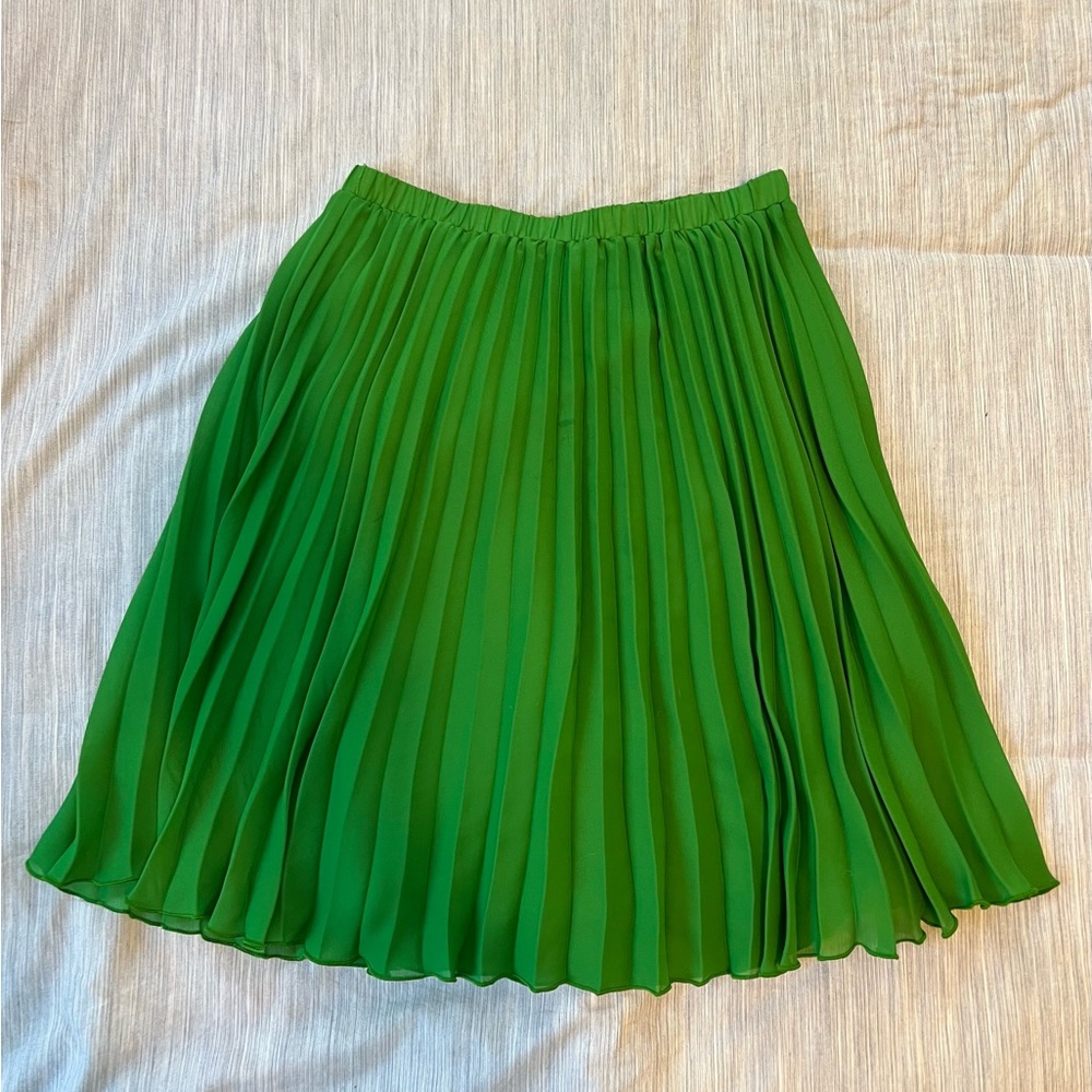 Elle Kelly Green Pleated Chiffon Skirt - Size Small